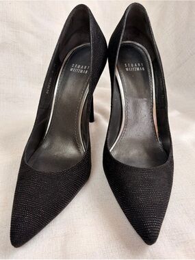 Stuart Weitzman®Curvia women’s black beaded pumps,pointed-toe. 4.5” heels.Sz 9M